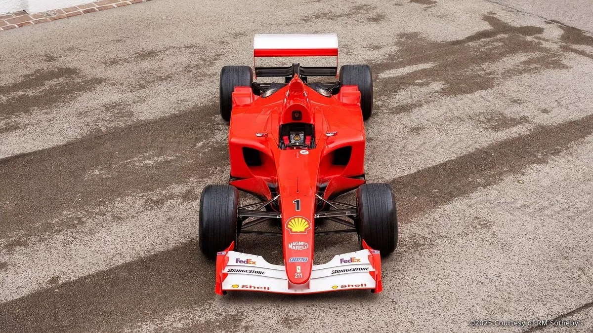 فراری F2001‌ مایکل شوماخر به قیمت ۱۶ میلیون یورو فروخته شد! + عکس