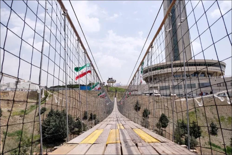 پل معلق برج میلاد