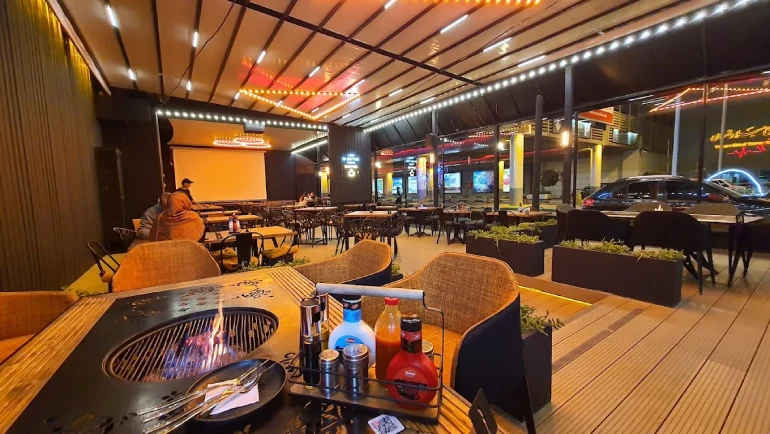 کافه ۴۳۵ برج میلاد