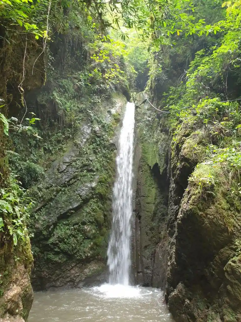 آبشار سنگ درکا