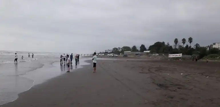 پلاژ ساحلی عباس آباد