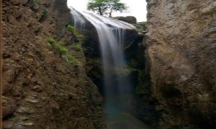 آبشار چشمه علی در شیرگاه