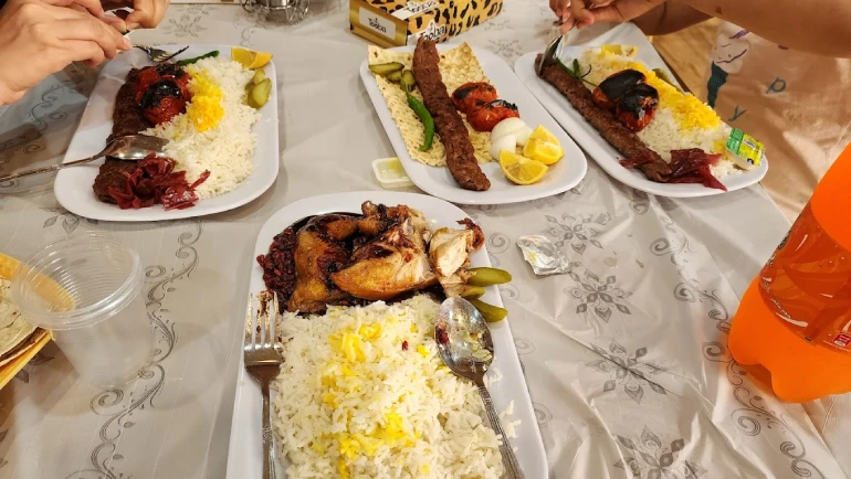 رستوران‌های معروف شیرگاه