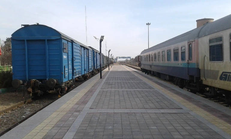 سفر به نیشابور با قطار