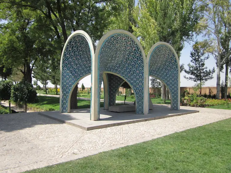 جاذبه‌های تاریخی و طبیعی نیشابور