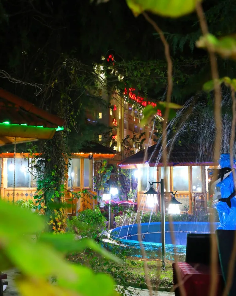 کافه سنتی کادوس رشت