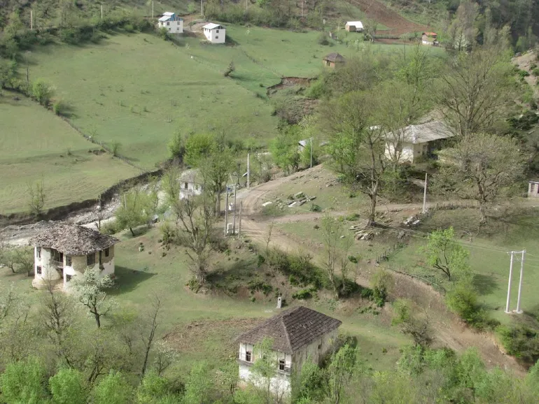 مسیر دسترسی به کلبه وحشت انزلی