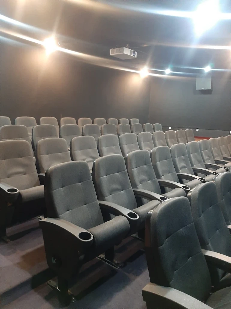 پردیس سینمایی رازی