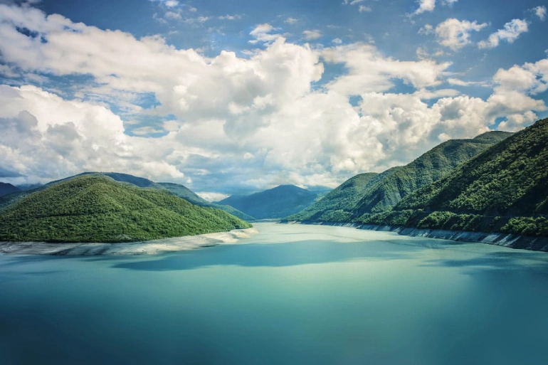 دریاچه سد ژینوالی (Zhinvali Reservoir)