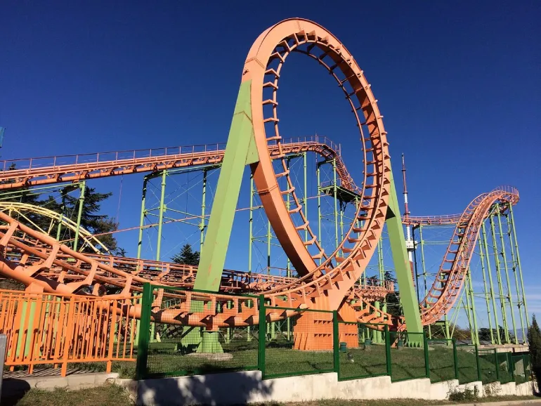 پارک تفریحی متاتسمیندا (Mtatsminda Amusement Park)