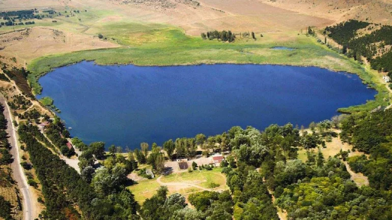 پارک تفریحی دریاچه لیسی (Lake Lisi Park)