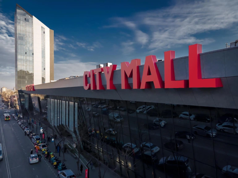 مرکز خرید سیتی مال سابورتالو (City Mall Saburtalo)