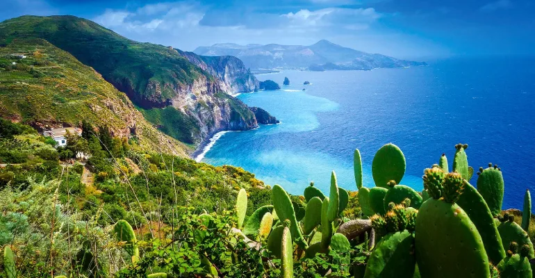 جزیره آیولین (Aeolian Islands)