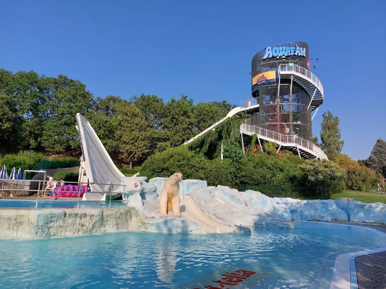 پارک آبی آکوفان (Aquafan)