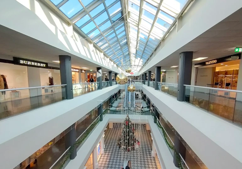 مرکز خرید فاکس‌تاون (FoxTown Factory Stores, Mendrisio)