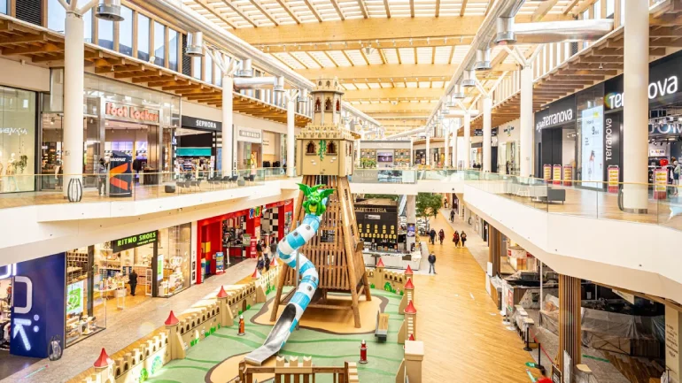 مرکز خرید ایلی سنتر (Il Centro, Arese)