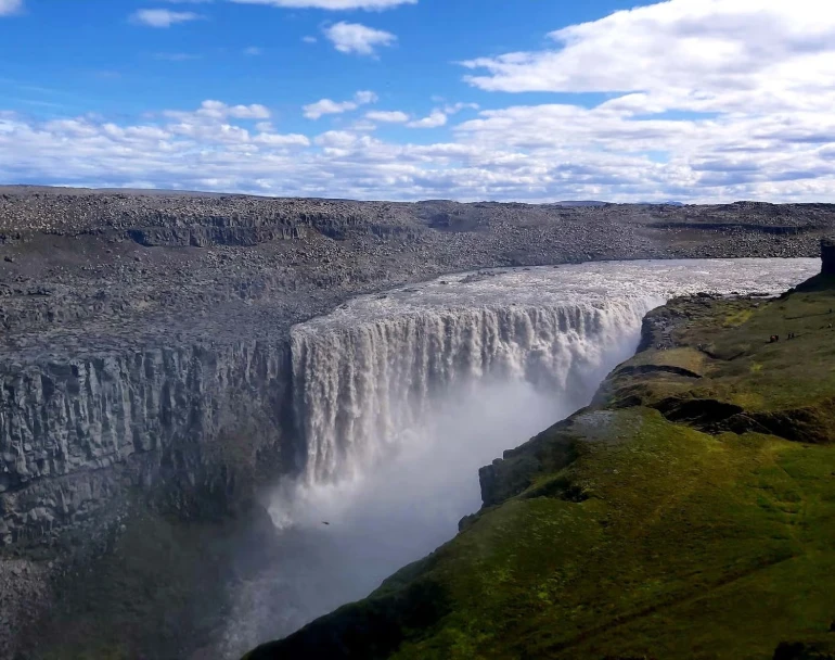 آبشار دتیفوس (Dettifoss Waterfall)