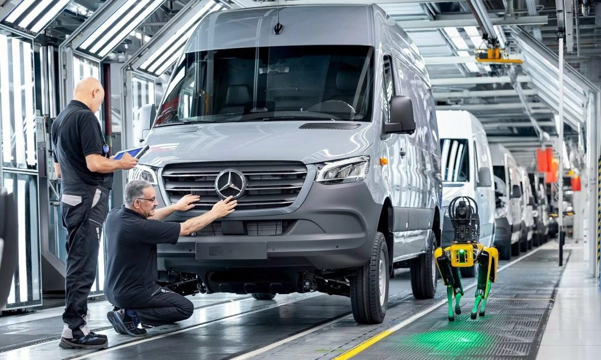 با جدیدترین کارمند مرسدس آشنا شوید، ربات آریس