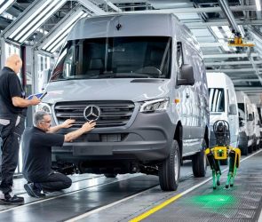 با جدیدترین کارمند مرسدس آشنا شوید، ربات آریس