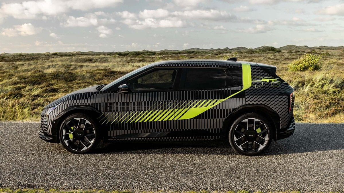 اولین تصاویر از کراس‌اوور اسپرت کیا EV4 GT منتشر شد