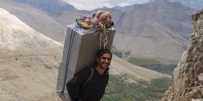 مزایای قانونی که به هدف نرسید/کولبری و ته‌لنجی؛ نجات معیشت یا تهدید اقتصاد؟