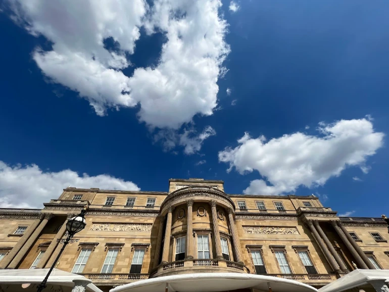 کاخ باکینگهام (Buckingham Palace)