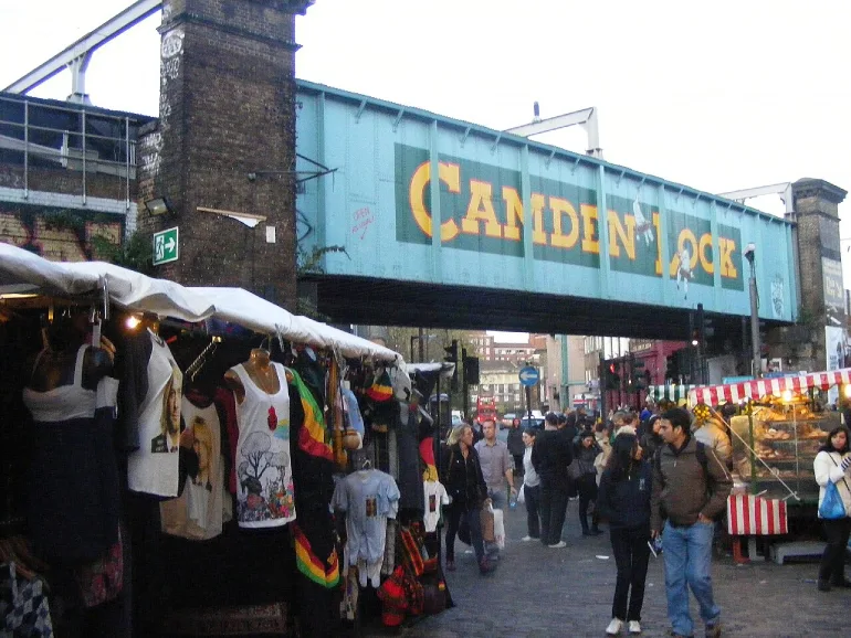 مرکز خرید کمدن (Camden Market)