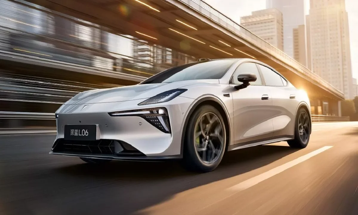 ترکیب تکنولوژی فراری و هوش تسلا در یک خودرو؛ دیپال L06 رونمایی شد