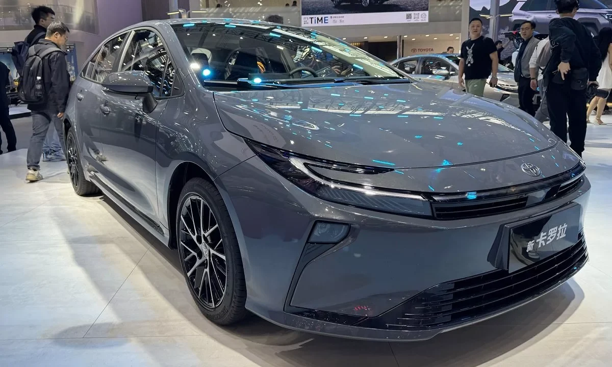 تویوتا کرولا فیس‌لیفت در نمایشگاه خودرو گوانگژو ۲۰۲۵ رونمایی شد