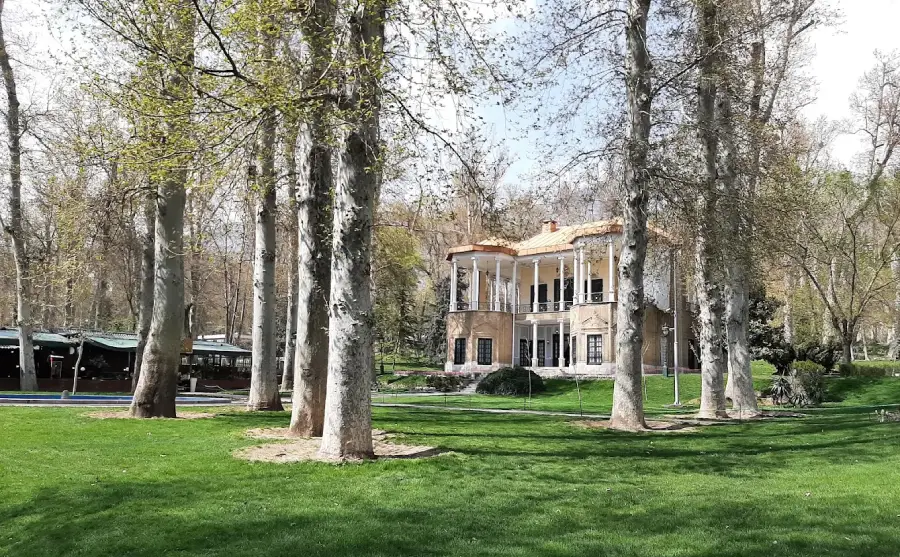 مجموعه فرهنگی تاریخی نیاوران